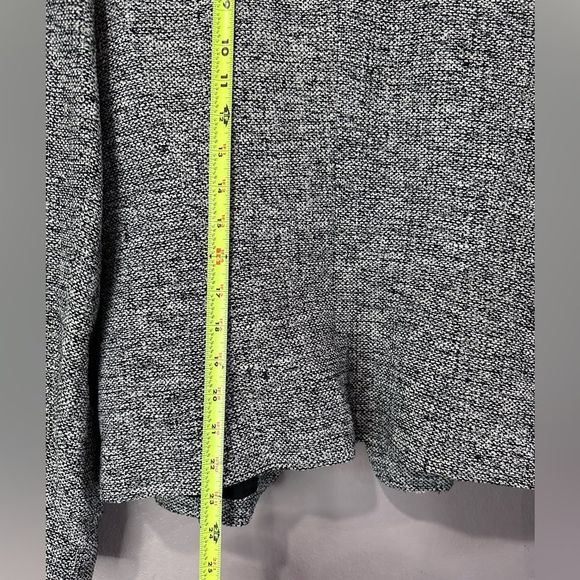 Pursuits ltd. 100% silk (shell) coat. Size medium - Picture 4 of 4